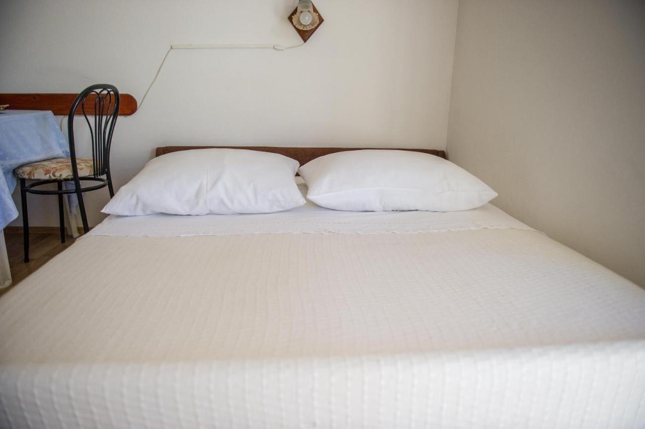 Apartments Skarpa 1601 Rogoznica  Bagian luar foto
