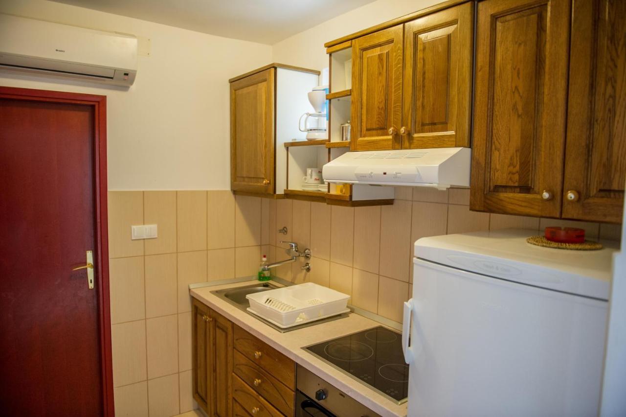 Apartments Skarpa 1601 Rogoznica  Bagian luar foto